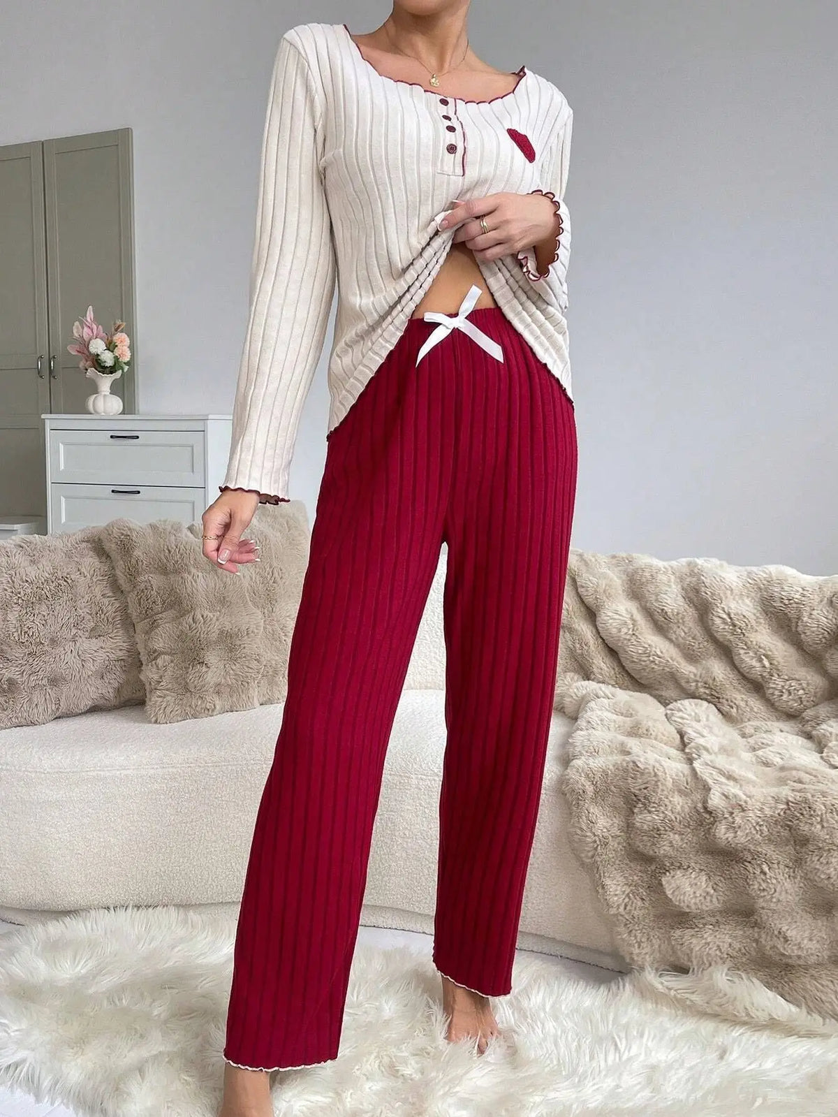 Pyjama à Cœurs Femme – Haut Manches Longues et Pantalon