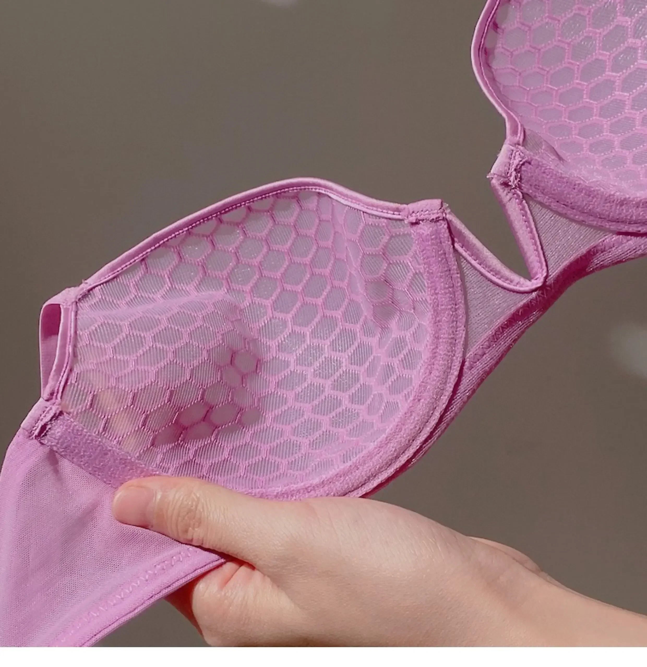 Ensemble de soutien-gorge ultra fin uni avec armatures, anti-affaissement et culotte assortie pour femmes