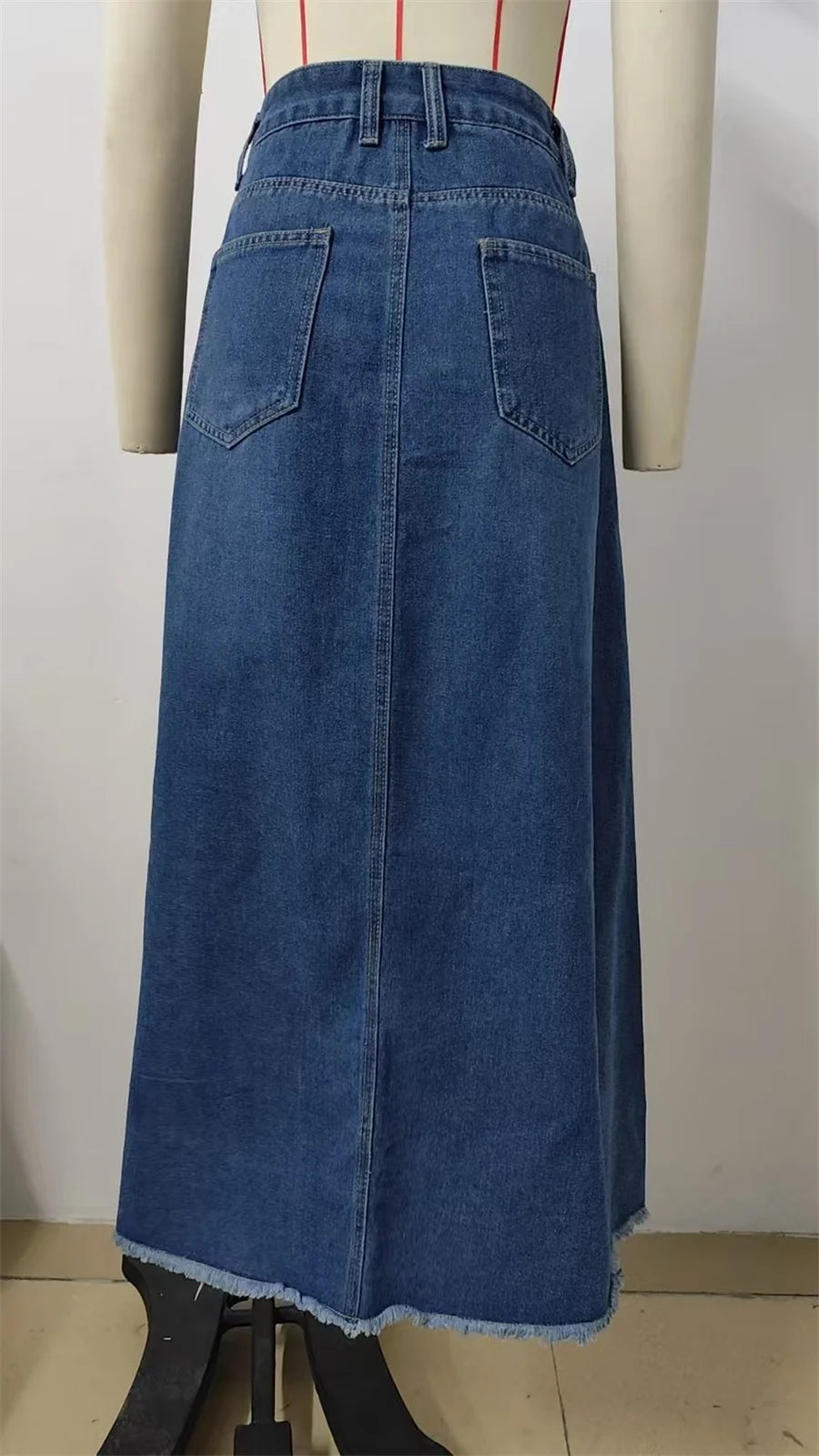 Jupe longue en jean vintage à poches amples et ourlet brut pour femmes
