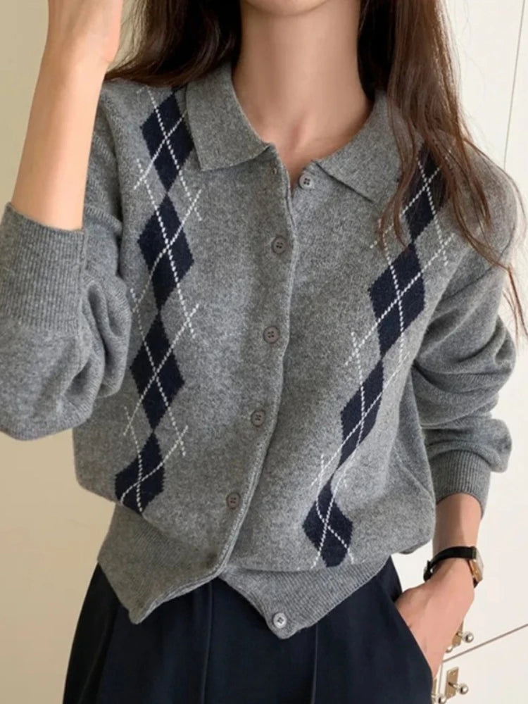 Cardigan Jacquard Femme – Maille Style Universitaire