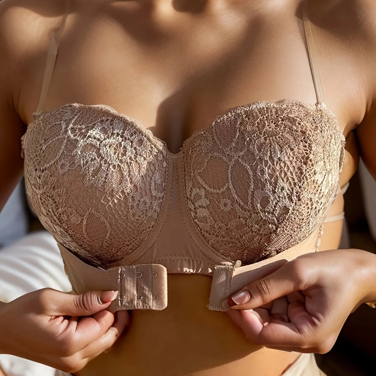 Soutien-gorge push-up invisible en dentelle brodée pour femmes