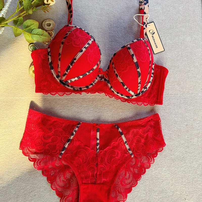 Ensemble soutien-gorge  et culotte en dentelle broderie pour femmes
