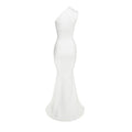 Robe longue cintrée à col diagonal pour femmes