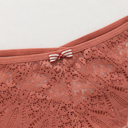 Culotte Dentelle Femme – Taille Basse et Bandes Croisées