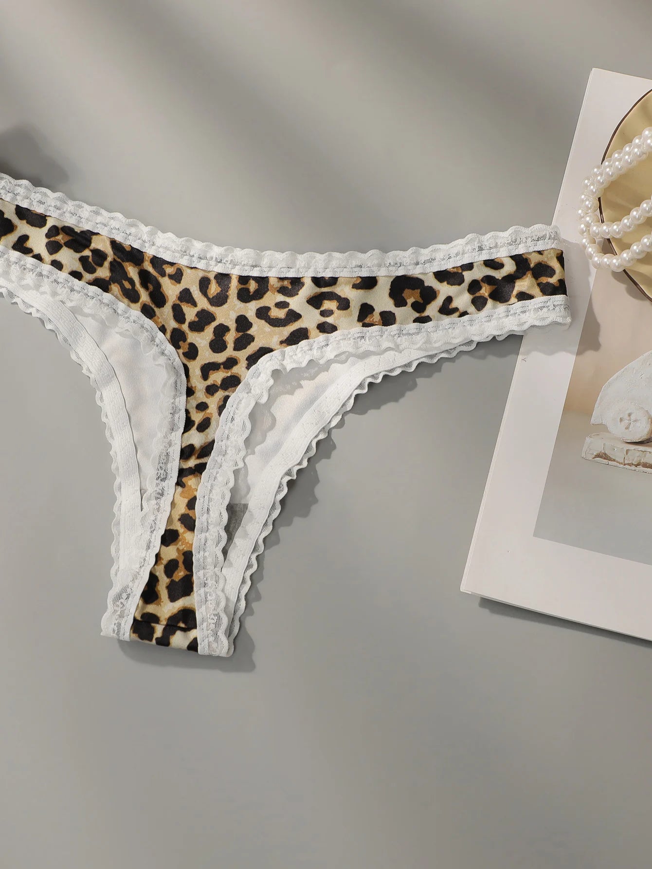 String en dentelle imprimé léopard pour femmes