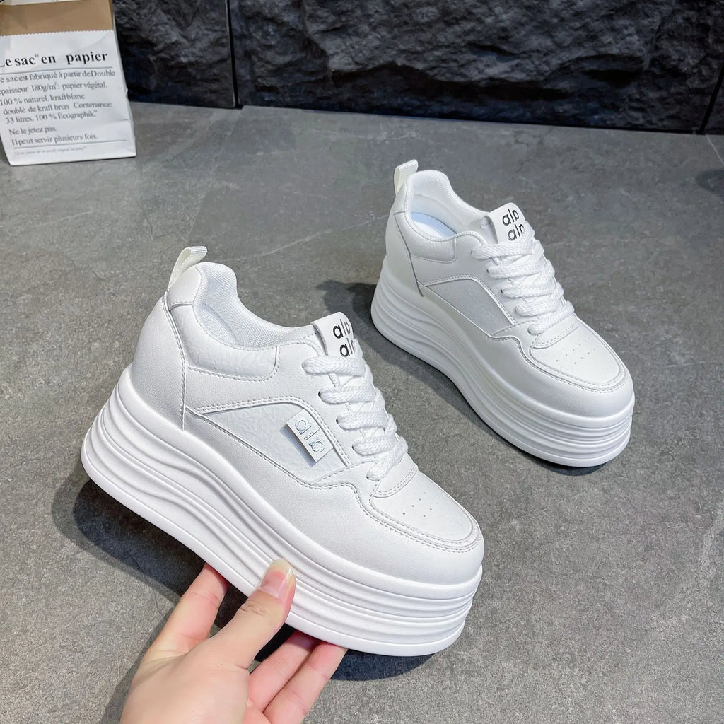 Baskets décontractées et sportives à lacets pour femmes