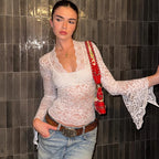 T-Shirt en dentelle transparent, col en v, manches évasées pour femmes