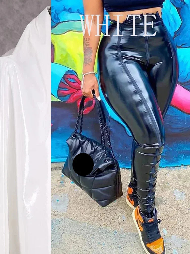Pantalon Taille Haute en Similicuir Verni à Détails Zippés