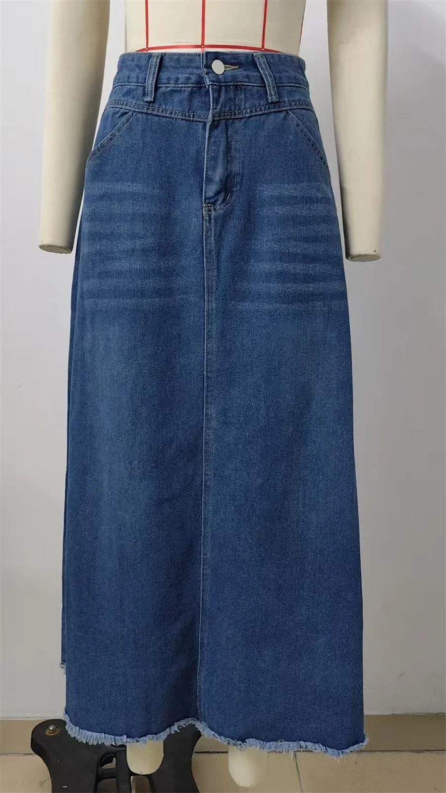 Jupe longue en jean vintage à poches amples et ourlet brut pour femmes