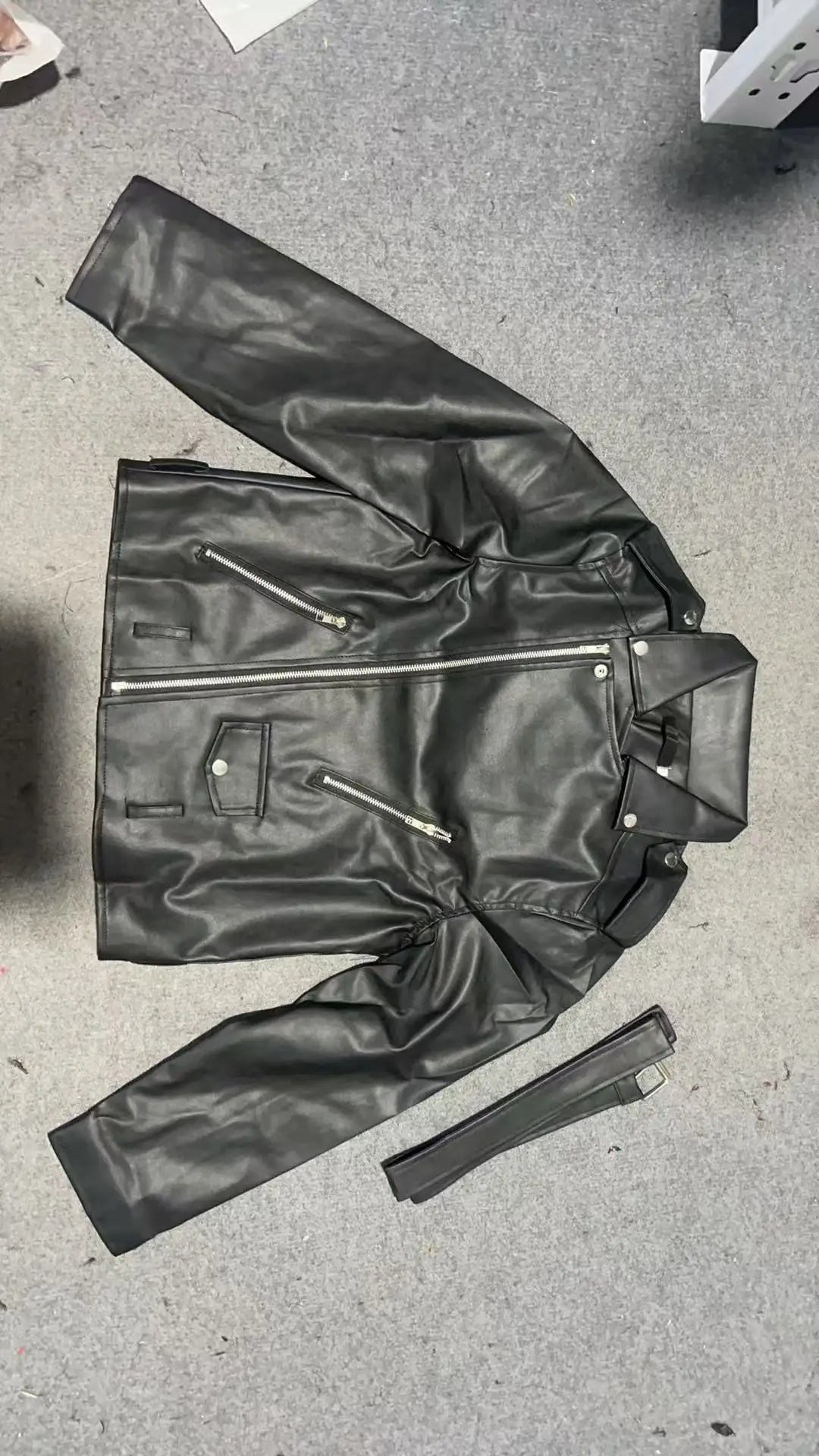 Veste Courte Femme – Similicuir et Ceinture