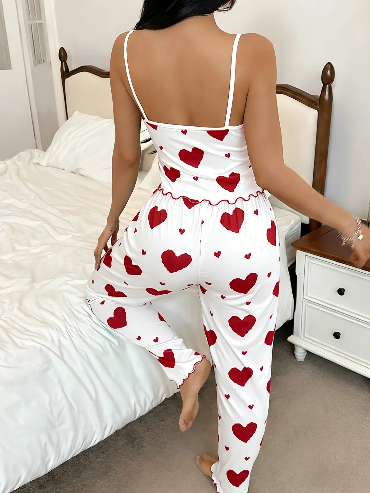 Pyjama Femme – Caraco à Volants et Pantalon à Cœurs Rouges