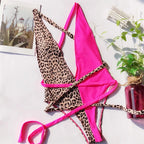 Maillot de bain une pièce léopard à col en V et enveloppant pour femmes
