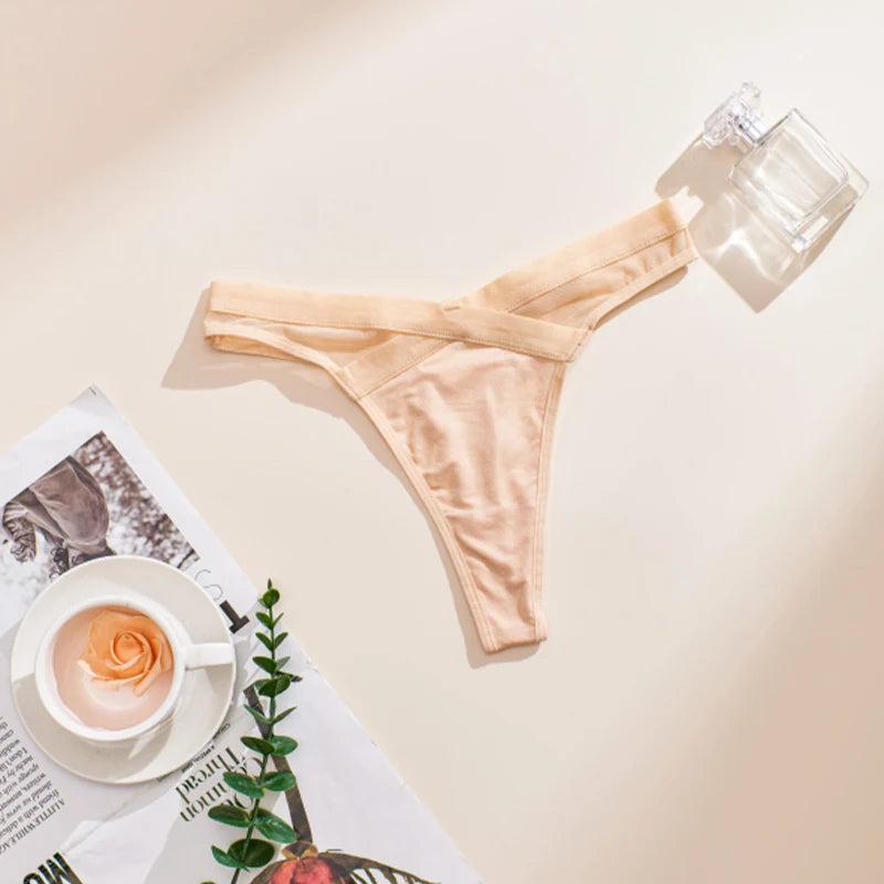 String Femme – Résille Transparente et Taille Basse