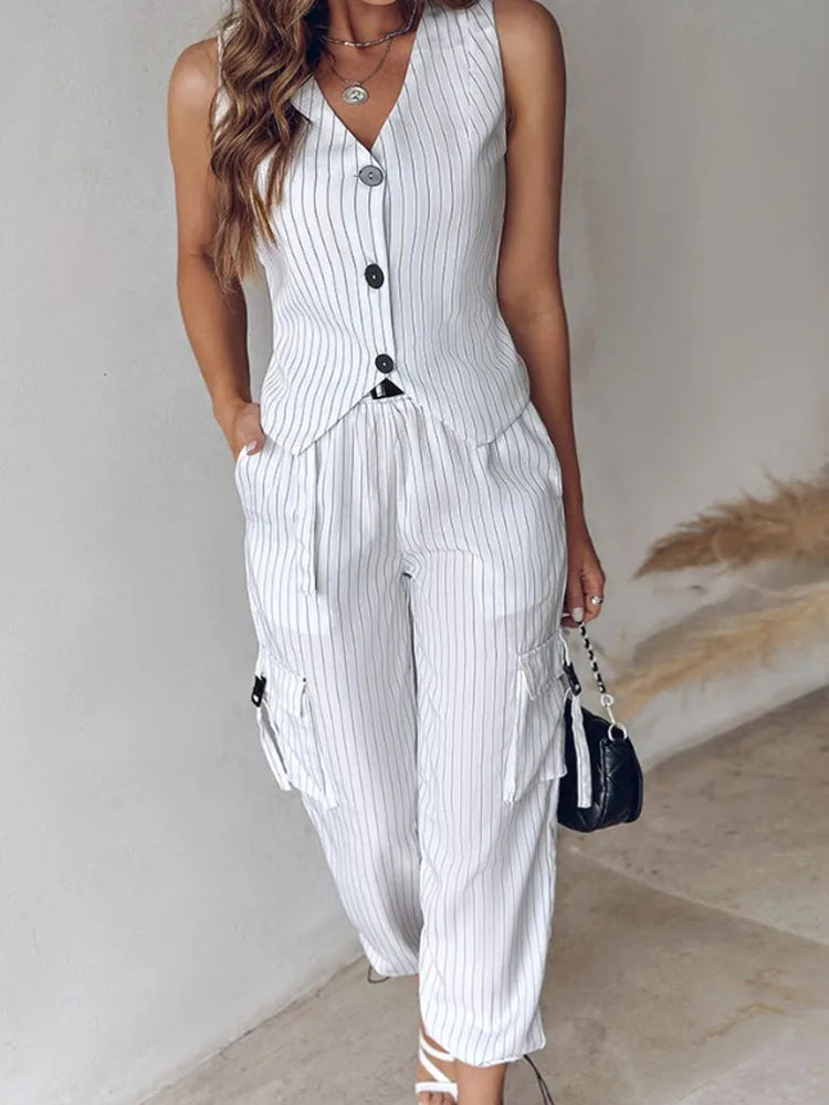 Ensemble deux pièces gilet rayé et pantalon ample pour femmes