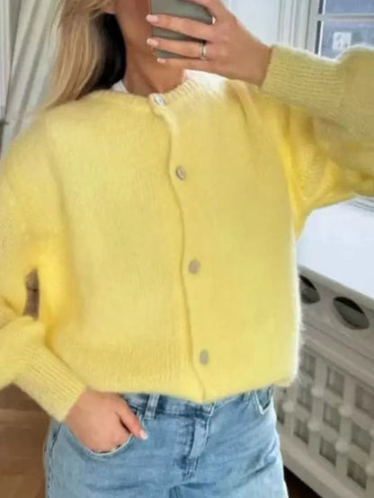 Pull Doux Femme – Maille et Boutonnage