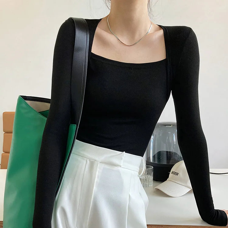 T-shirt à manches longues et col carré pour femmes