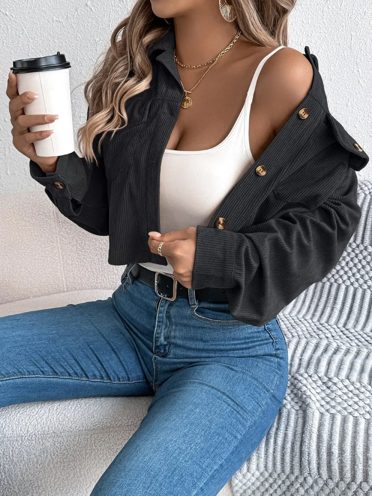 Veste Courte Femme – Velours Côtelé et Poches à Rabat