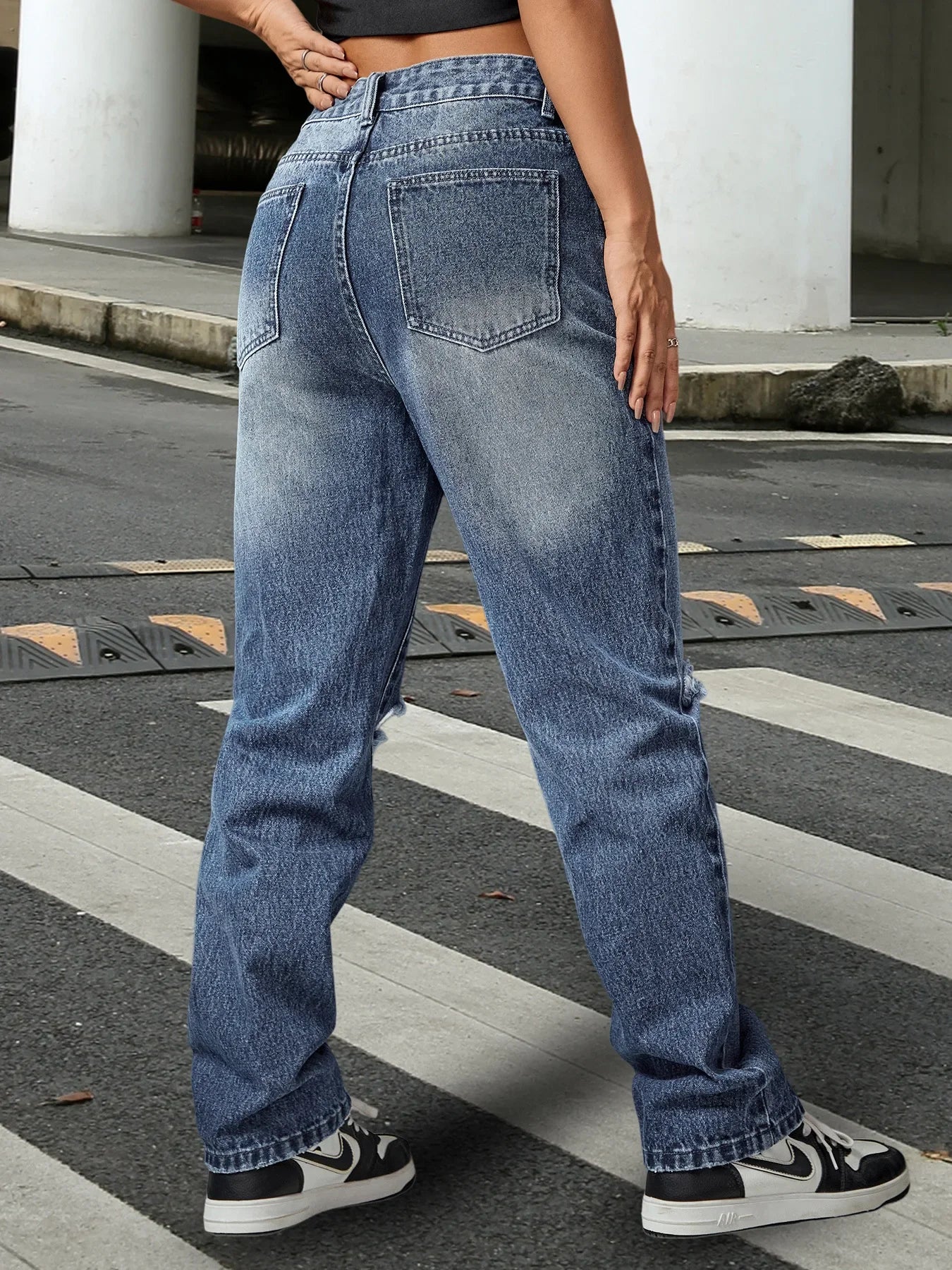 Pantalon décontracté tendance en jean déchiré pour femmes