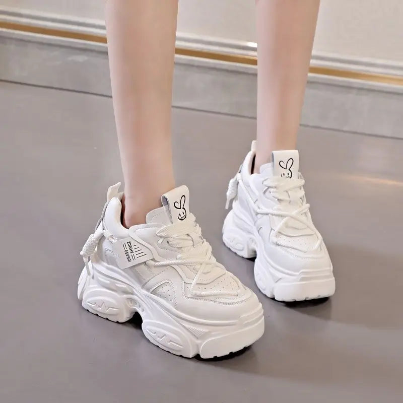 Baskets épaisses en cuir de vache véritable et à lacets pour femmes
