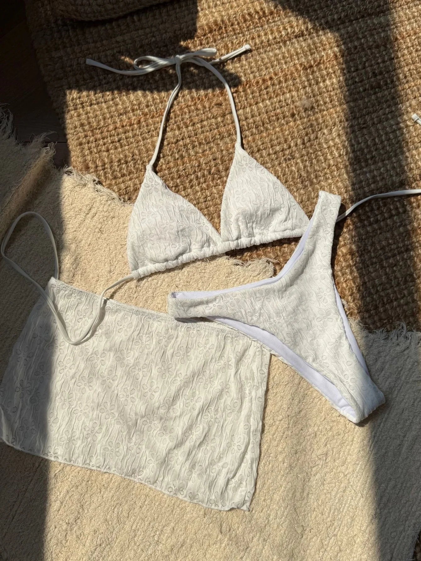 Ensemble bikini 3 pièces paréo et string pour femmes