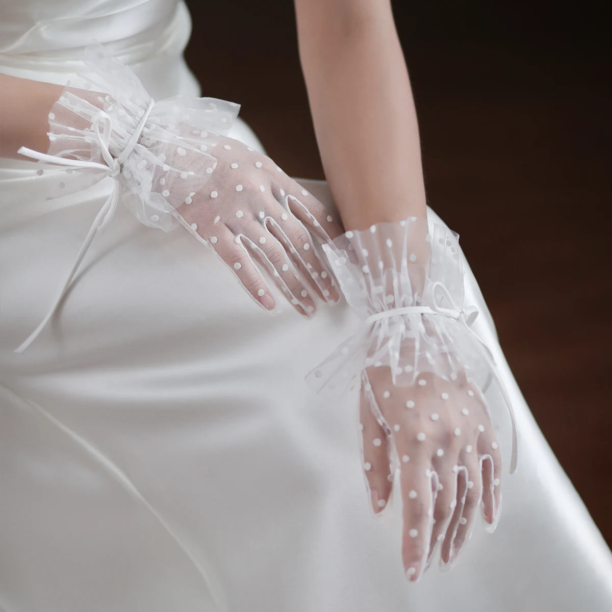 Gants courts en tulle faits à la main pour femmes