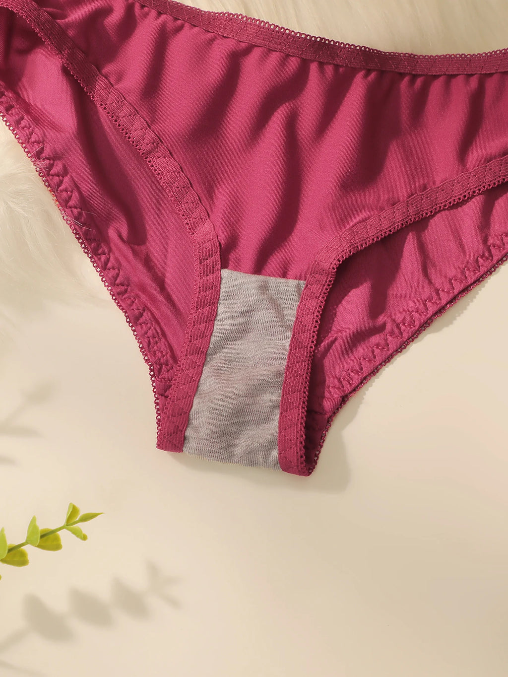 Ensemble soutien-gorge push-up et culotte rouge avec armatures rembourrées pour femmes