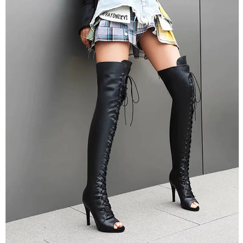 Bottes noires à talons hauts pour femmes