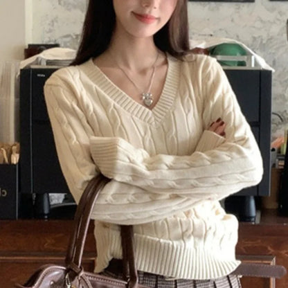 Pull Torsadé Femme – Maille et Col V