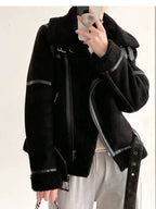 Manteau d'hiver élégant en suède avec fausse fourrure d'agneau pour femmes