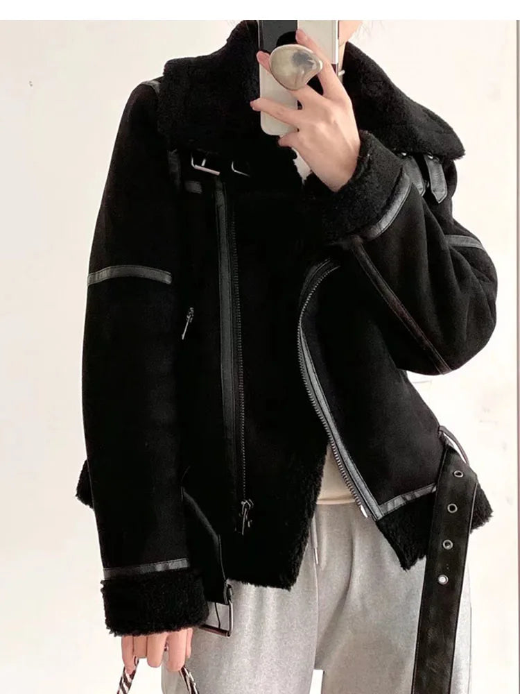 Manteau d'hiver élégant en suède avec fausse fourrure d'agneau pour femmes