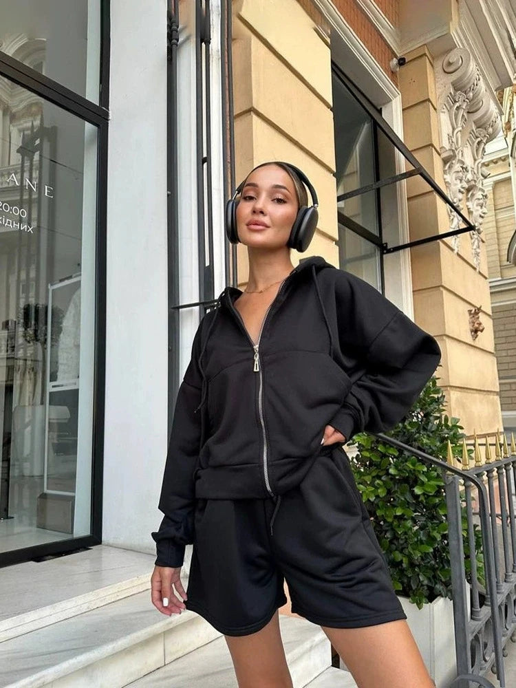 Ensemble deux pièces sweat-shirt et short pour femmes