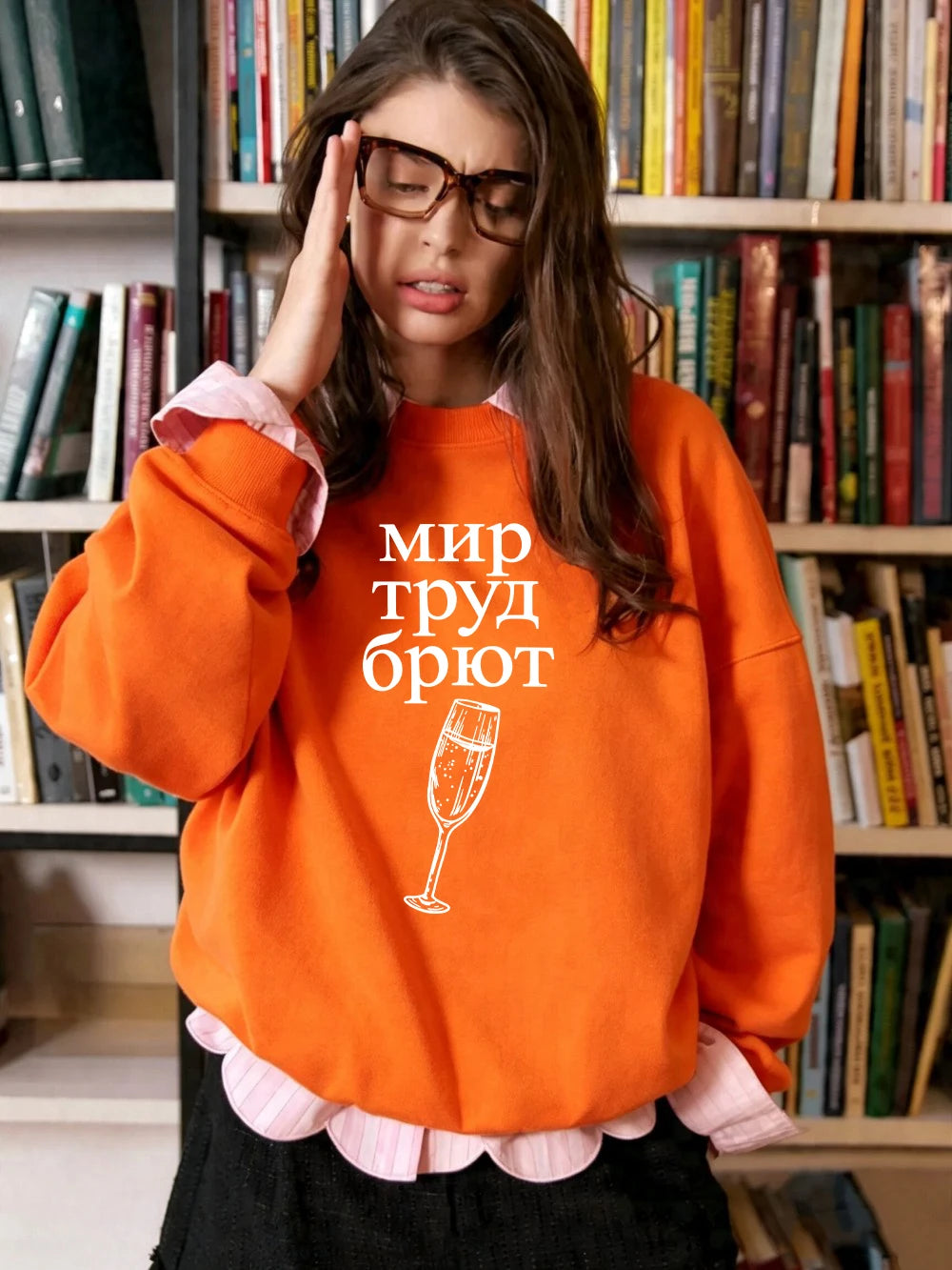 Sweat-shirts imprimés « Мир Труд Брют » pour femmes