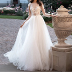 Robe de mariée à manches longues avec applications de dentelle pour femmes