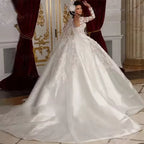 Robe de mariée à manches longues en dentelle brodée pour femmes