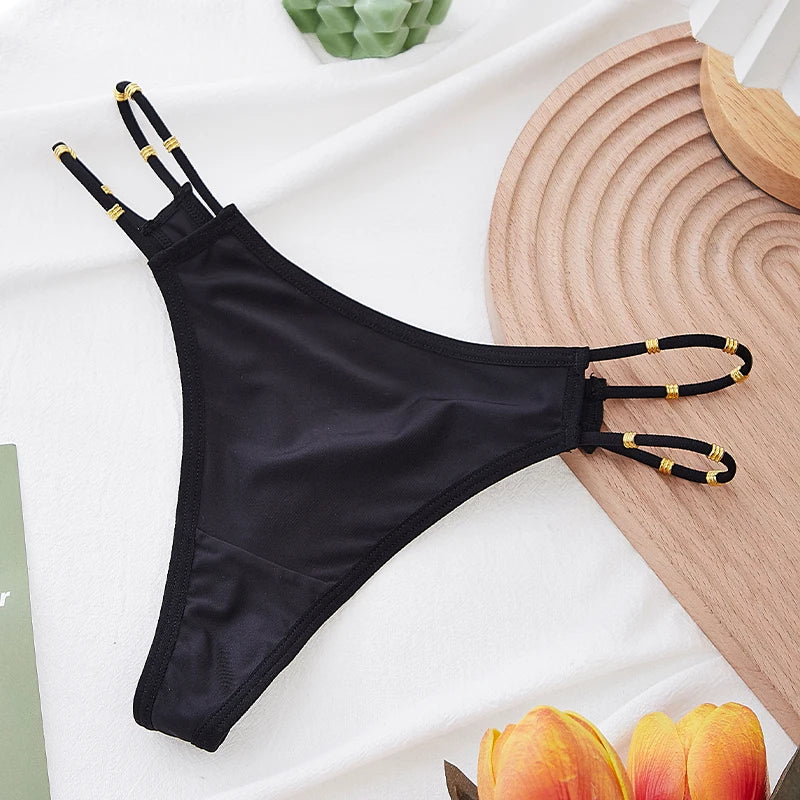 String Femme – Soie et Dentelle