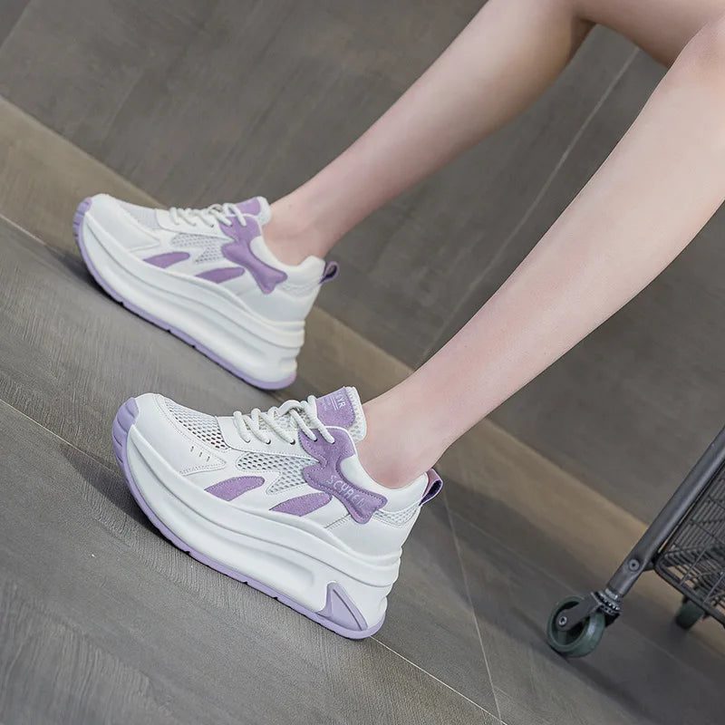 Basket en cuir plates compensées pour femmes