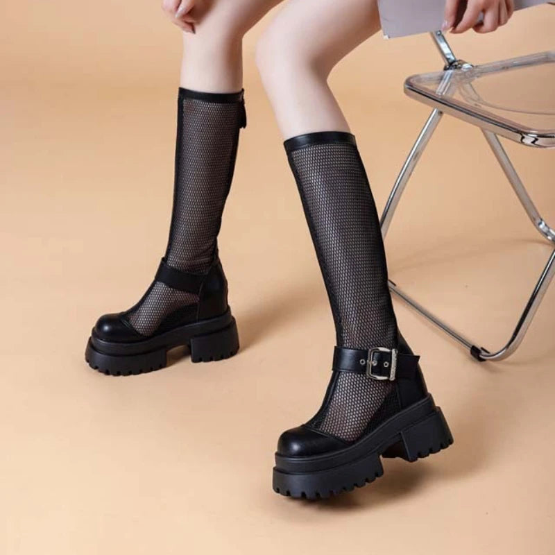 Bottes en cuir verni pour femmes