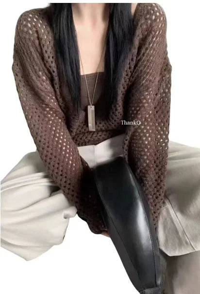 Ensemble 2 Pièces Femme – Gilet en Maille et Chemisier Ajouré