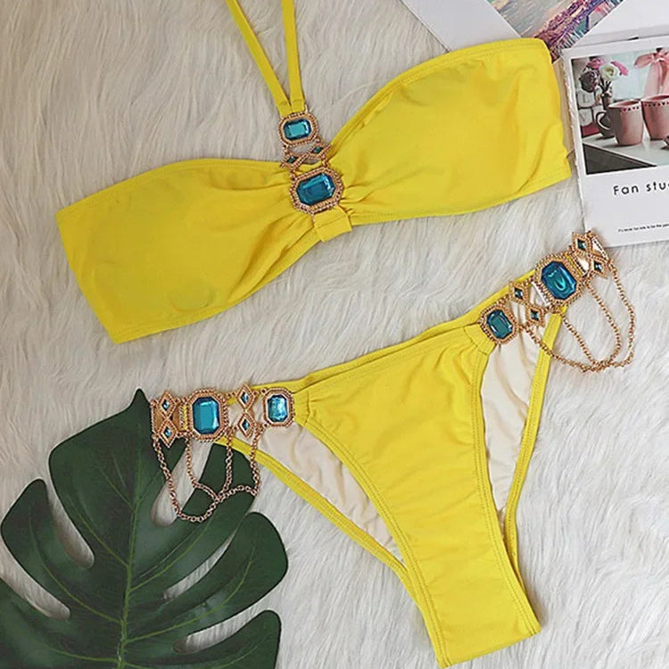 Maillot de bain deux pièces soutien-gorge col licou et avec des bijoux en diamant pour femmes