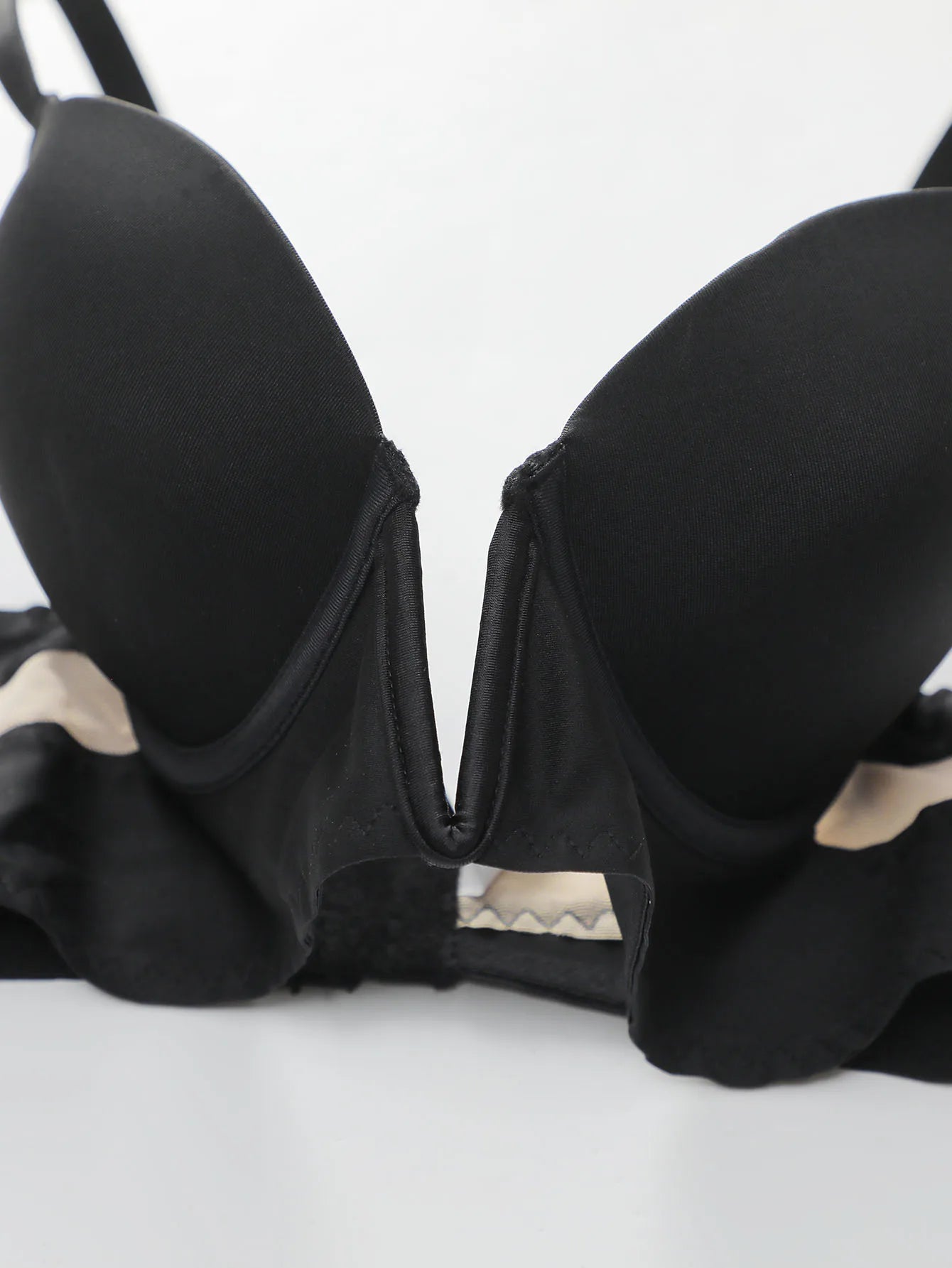 Soutien-gorge sexy à décolleté plongeant pour femmes