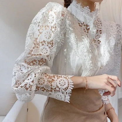 Chemise Rétro Femme – Dentelle Ajourée et Coupe Décontractée