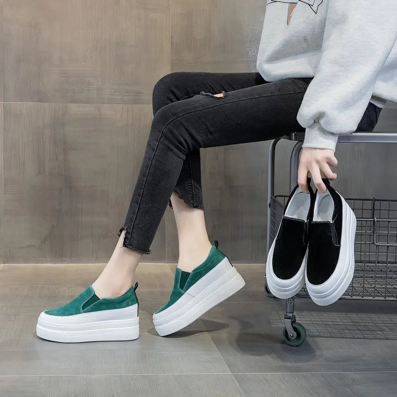 Baskets en cuir véritable à semelle compensée pour femmes
