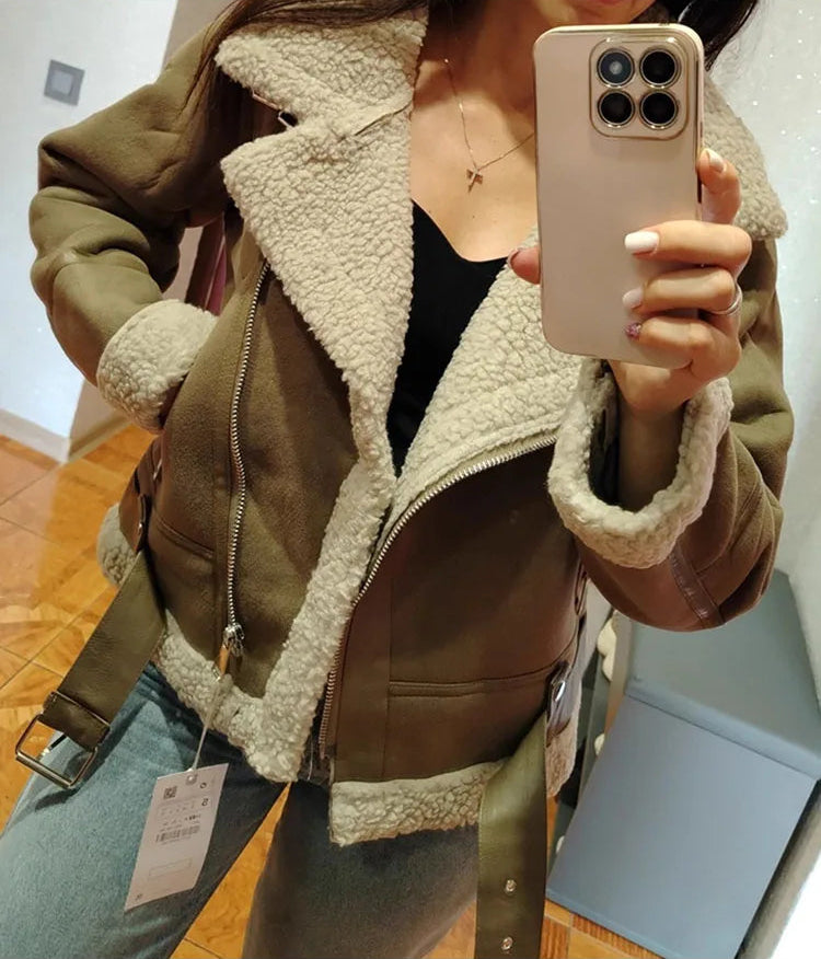 Manteau d'hiver élégant en suède avec fausse fourrure d'agneau pour femmes