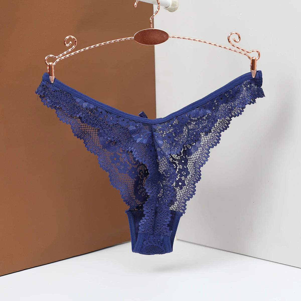 String Dentelle Femme – Taille Basse et Nœud Papillon