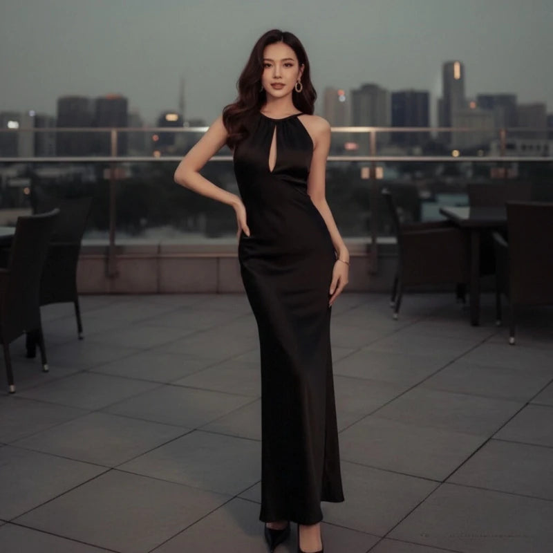 Robe longue élégante avec collier dos nu pour femmes