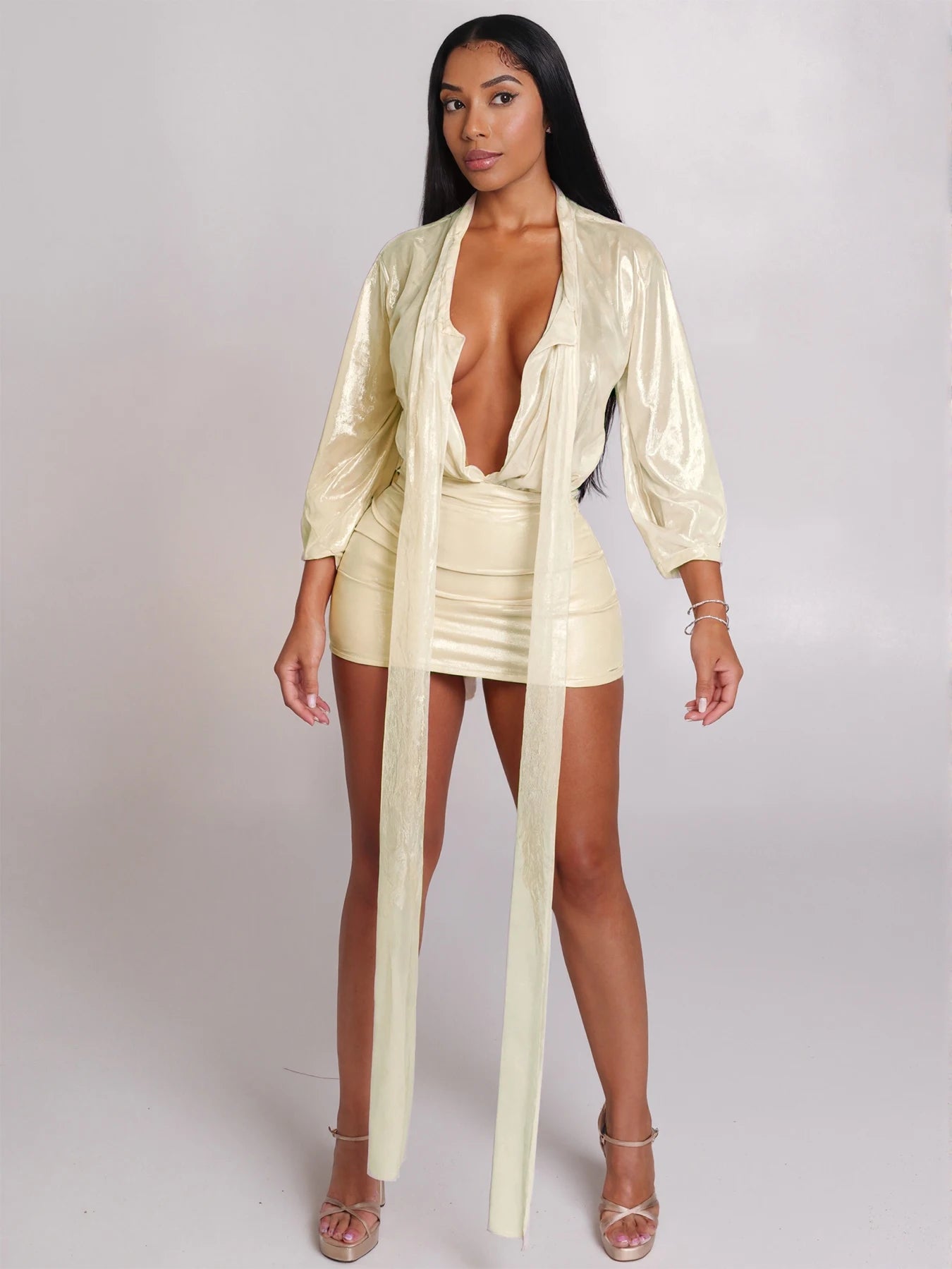 Robe mini  en soie, élégante et moulante pour femmes