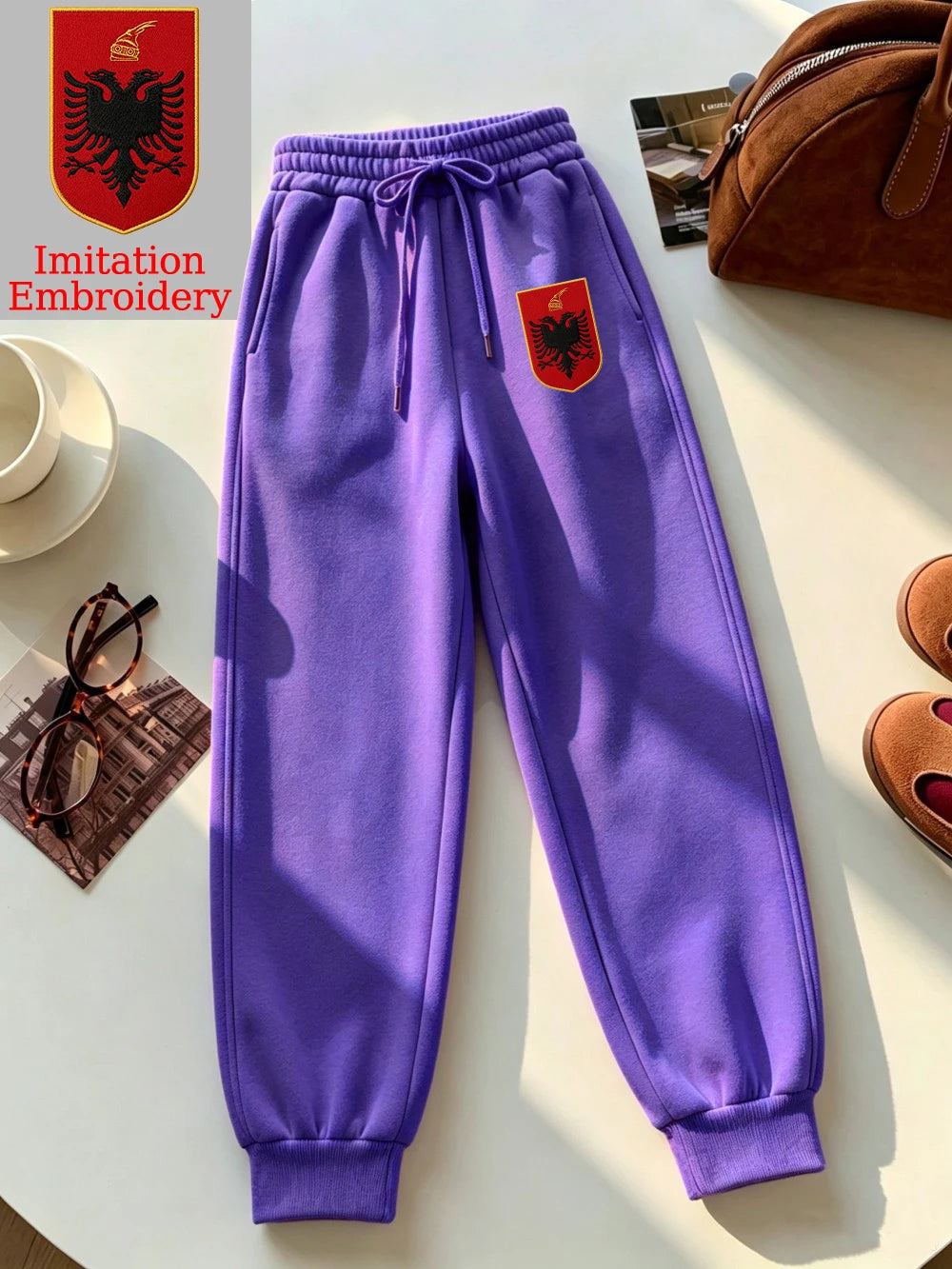 Pantalon de survêtement imprimé emblème albanais pour femmes