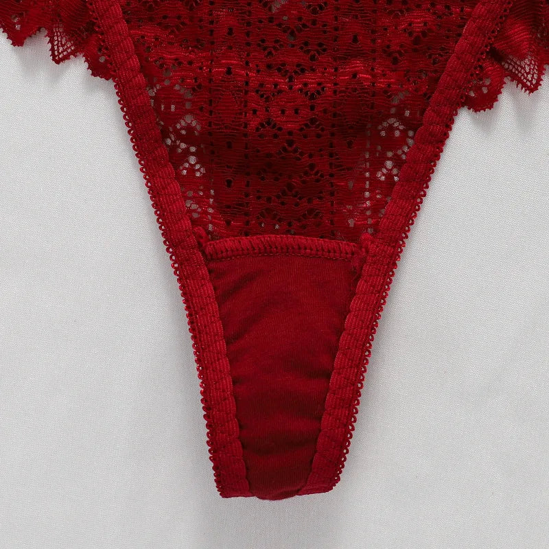 String en dentelle pour femmes