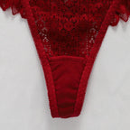 String en dentelle pour femmes