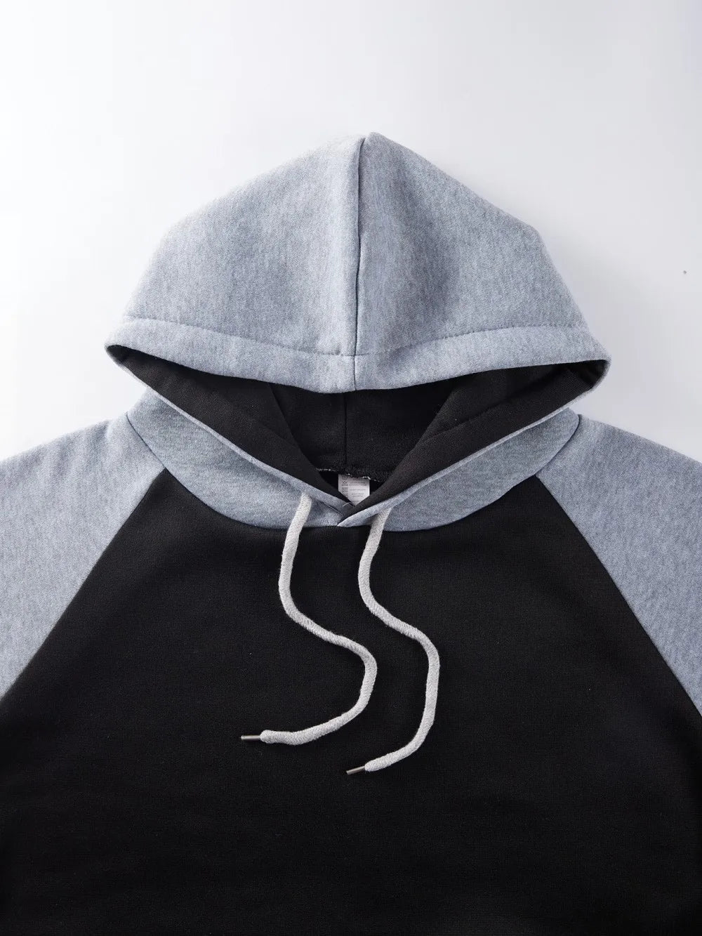 Sweat à Capuche Raglan Femme – Imprimé Zagreb